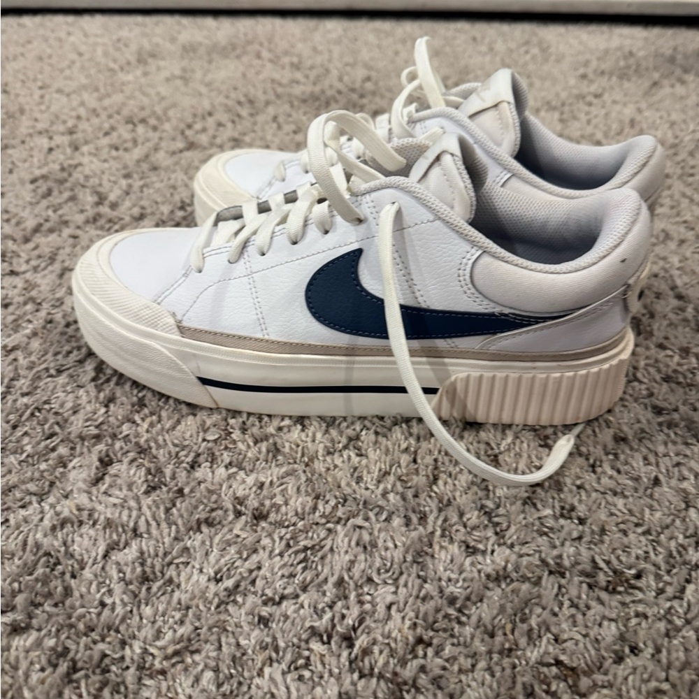 Nike White and Dark Blue Casual Sneakers